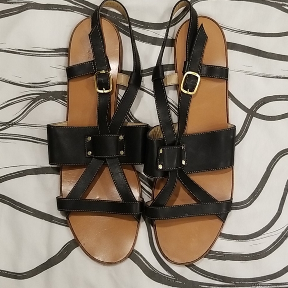 flat gucci sandals